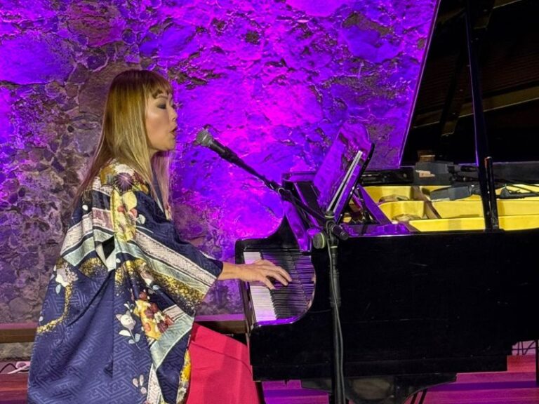 UP&DOWN 2024 SATOMI 28ABR FOTOS 01 (1)