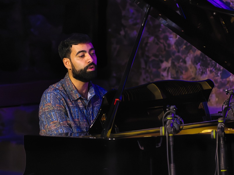 1 - Upanddown Festival - Enri Ive - 06-04-2025 - Alejandro Amador