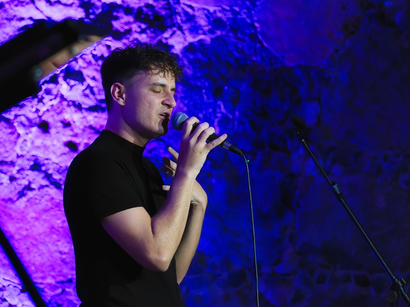 17 - Upanddown Festival - Enri Ive - 06-04-2025 - Alejandro Amador