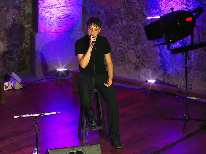 18 - Upanddown Festival - Enri Ive - 06-04-2025 - Alejandro Amador