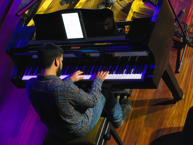 19 - Upanddown Festival - Enri Ive - 06-04-2025 - Alejandro Amador