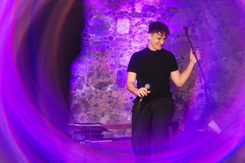 28 - Upanddown Festival - Enri Ive - 06-04-2025 - Alejandro Amador