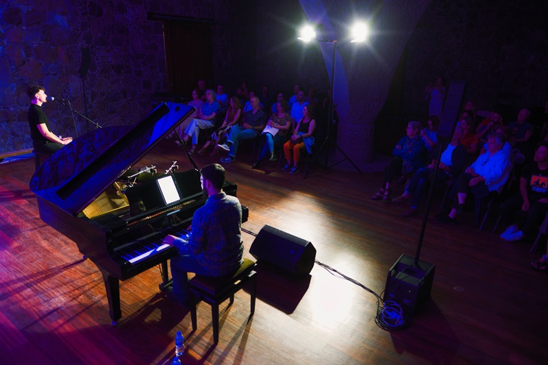 34 - Upanddown Festival - Enri Ive - 06-04-2025 - Alejandro Amador